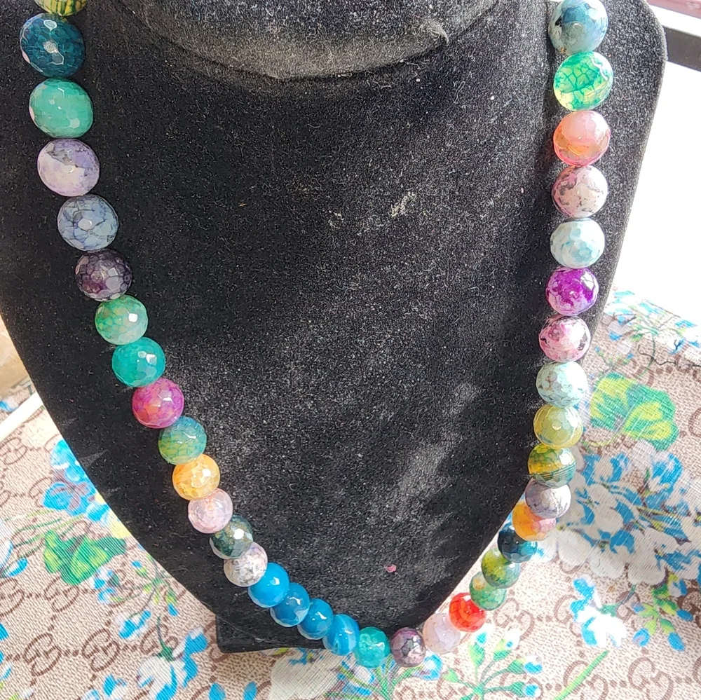 MULTI FACUTED CRYSTAL 22" NECKLACE - Picture 5 of 9